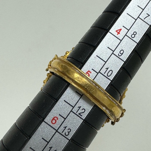 Ilias LaLaounis Sodalite Ring 18k Yellow Gold with an intricate filagree design - Picture 8 of 16